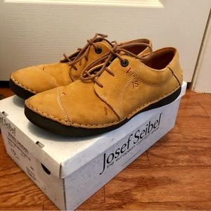 Josef Seibel Fergey shoes, size 9 (EU 40), color saffron